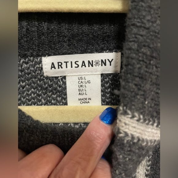 Artisan NY - sweater - Grey / cream - size L - GUC - Picture 2 of 6